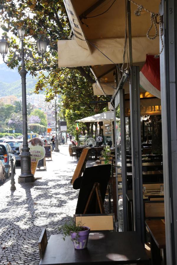 Suite Palazzo Luciani Salerno Exterior foto