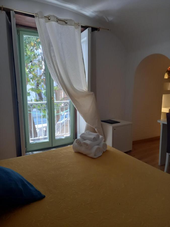Suite Palazzo Luciani Salerno Exterior foto