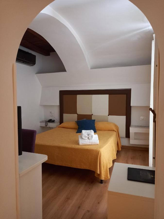 Suite Palazzo Luciani Salerno Exterior foto