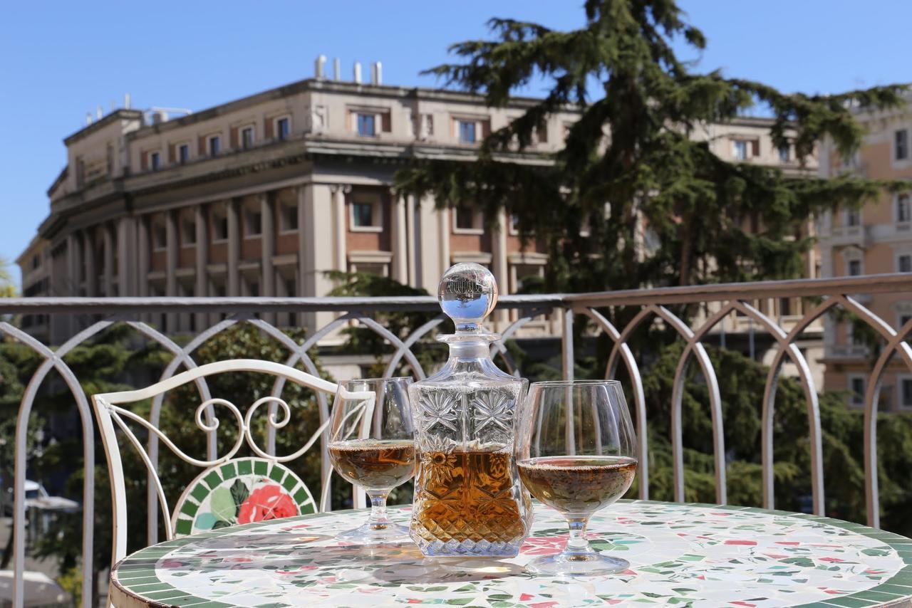 Suite Palazzo Luciani Salerno Exterior foto