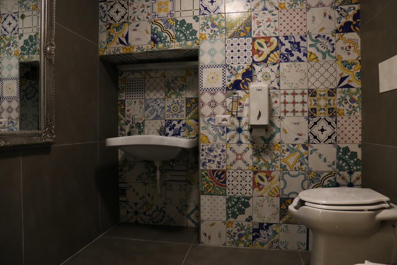 Suite Palazzo Luciani Salerno Exterior foto