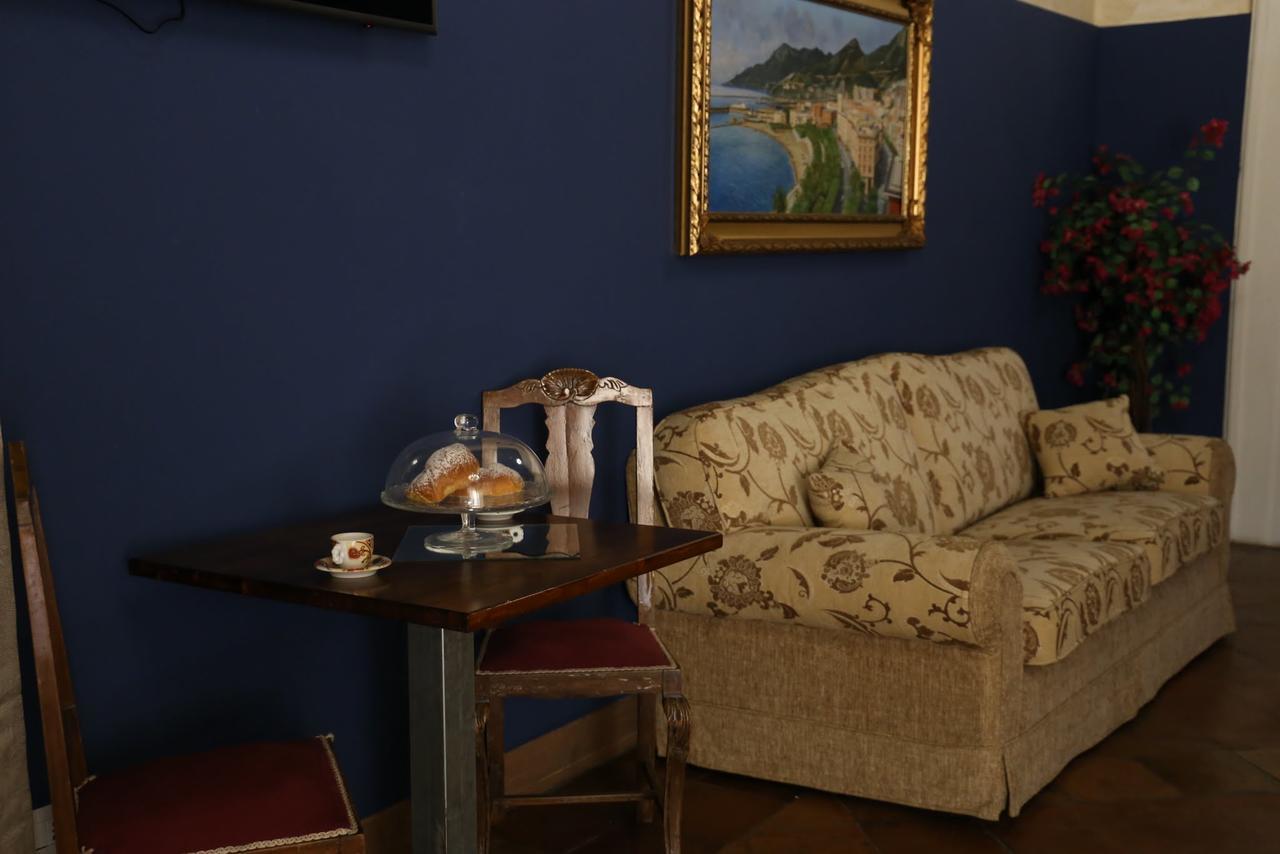 Suite Palazzo Luciani Salerno Exterior foto