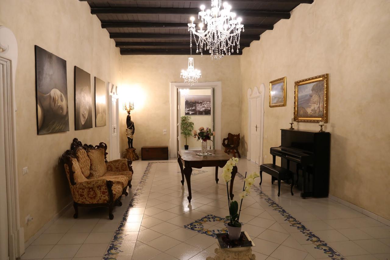 Suite Palazzo Luciani Salerno Exterior foto